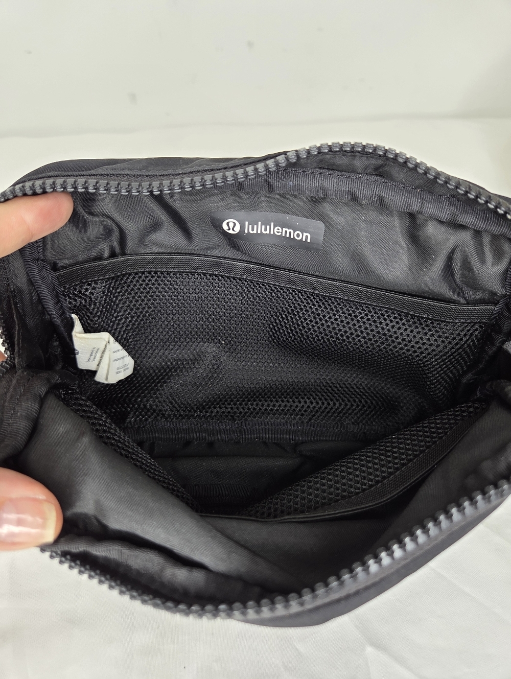 lululemon athletica OS Everywhere Belt Bag In Black Aprox 8"x6" Inch - Picture 4 of 11